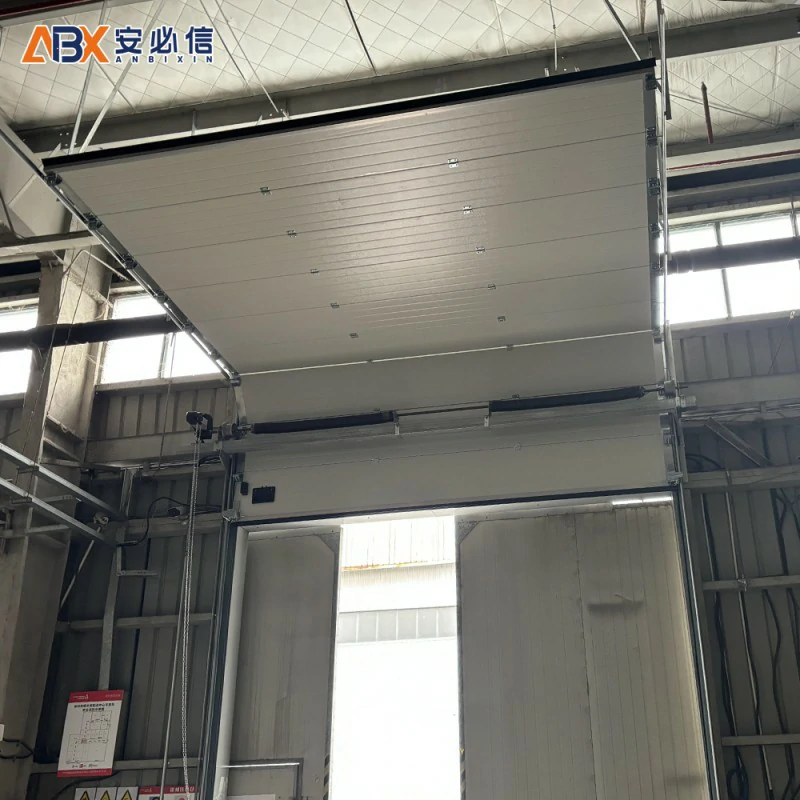 双河分段式滑升门